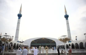 داتا دربار لاہور – روحانیت اور ثقافت کا دل